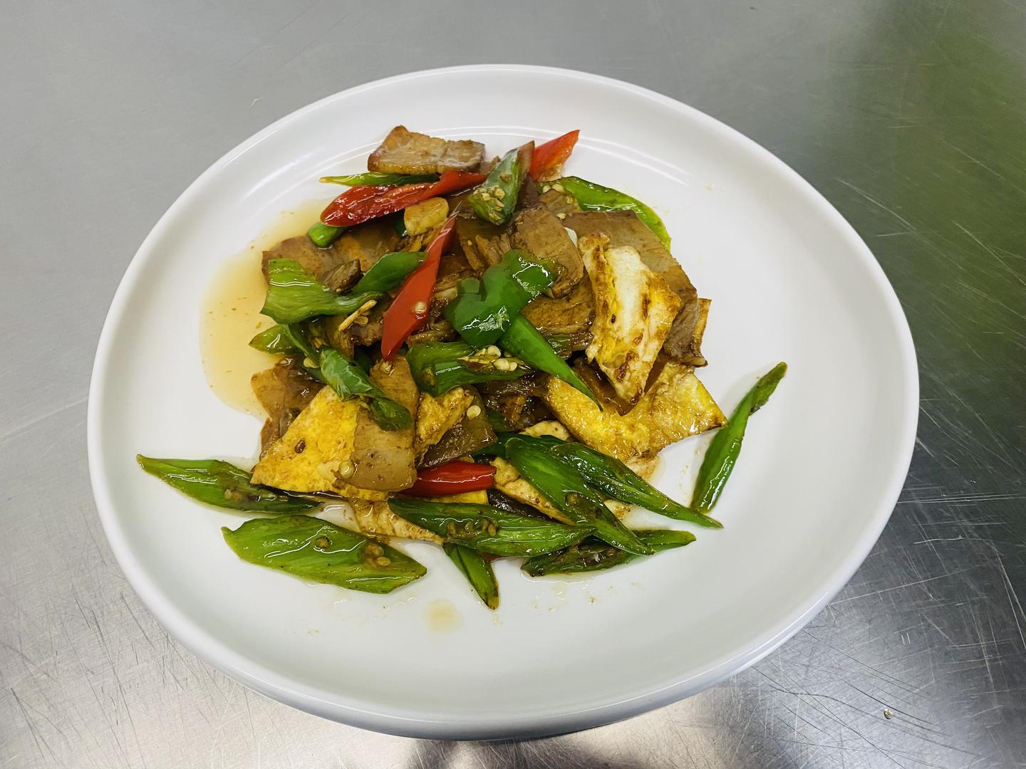 冬奥机器人厨师频现 爱餐味霸广受好评