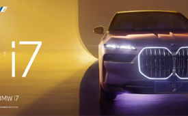 变天了！“开奔驰，坐宝马”！两家电动新旗舰你选谁？