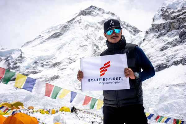 易峯携手《征服14座高峰：凡事皆可能》登山专家Nimsdai Purja