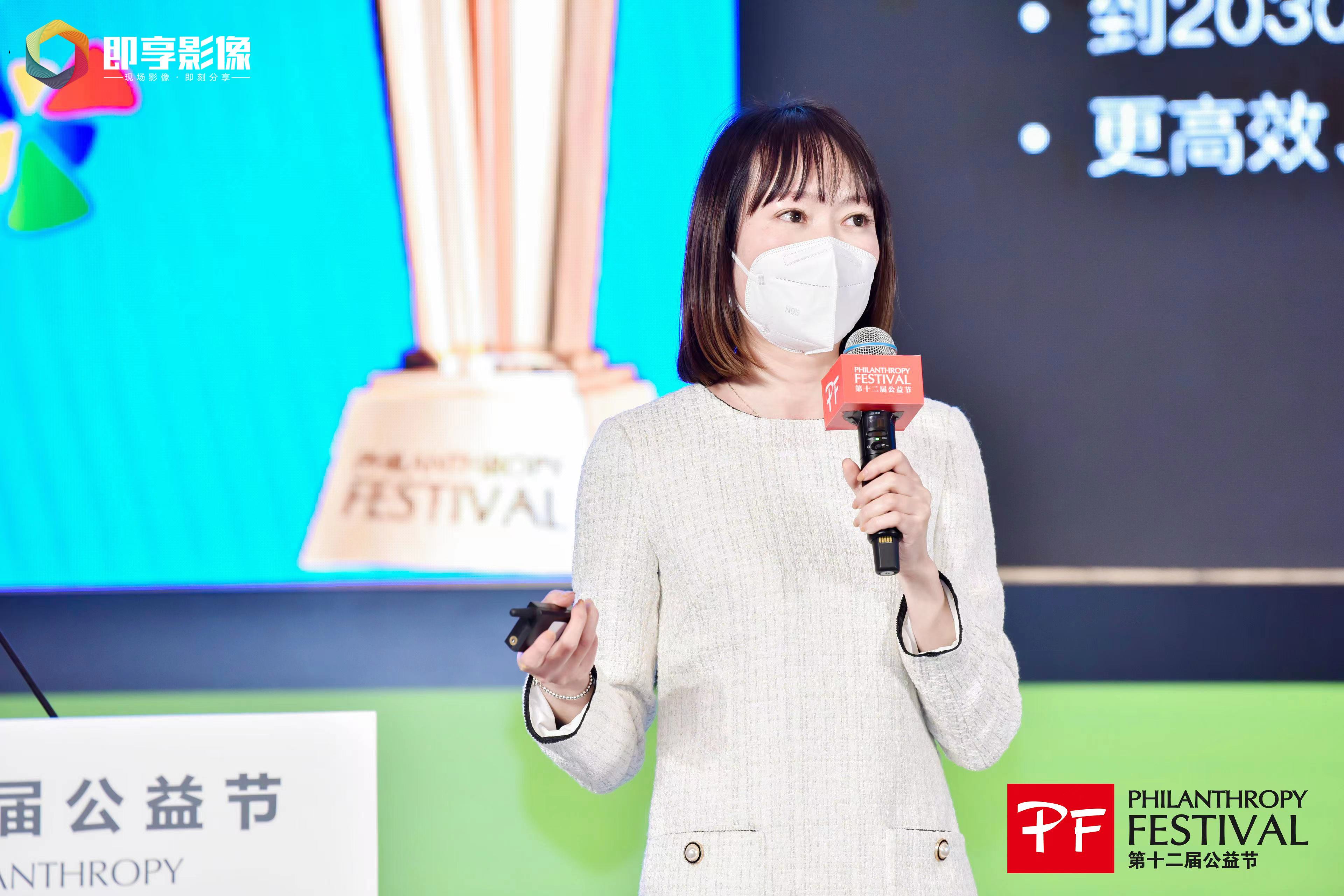 龚炎.jpg